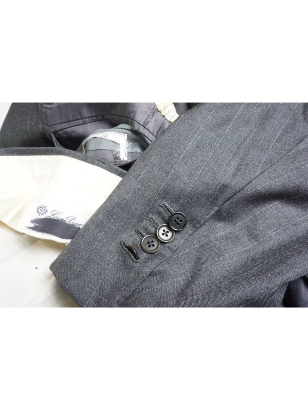 Loro Piana Mainline Gray Pinstriped S130s Wool 2 Pc Suit Jacket Pants Sz 42R